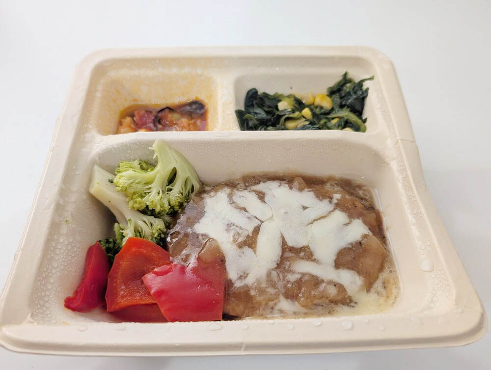三ツ星ファームの主菜＋副菜3品を実際に温めたレビュー写真